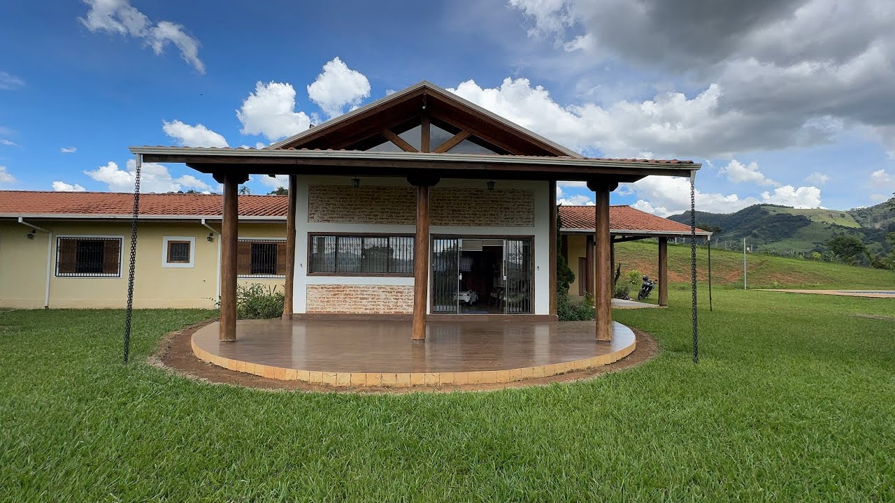 Chácara dos Sonhos em Cambuí MG | Vista Privilegiada | Pomar Produzindo | 4 km da cidade