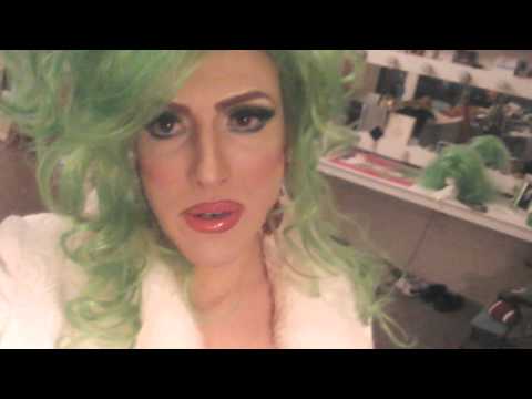 Hedda Lettuce wishes you a merry xmas