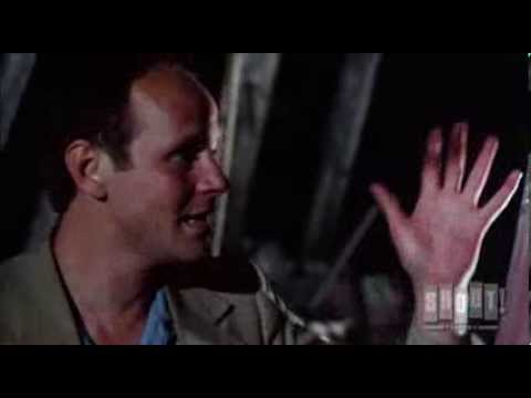 Quetzalcoatl Eats The Mob - Q: The Winged Serpent (1982)