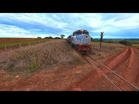 QUE FORÇA! DASH9 ACELERANDO COM TREM CARREGADO EM IGUATAMA MG