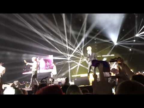 MONSTA X 190928 Finger Heart Festival Mannheim (Mohae)