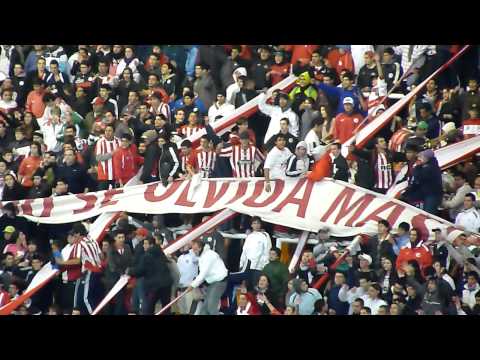 ""Ser del Pincha es un sentimiento" + locura de la gente en el final / EDLP 1 - 0 G" Barra: Los Leales &bull; Club: Estudiantes de La Plata