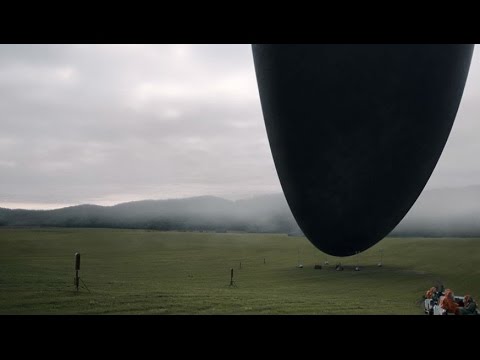 Arrival premiere: Amy Adams and Jeremy Renner make contact for sci-fi drama