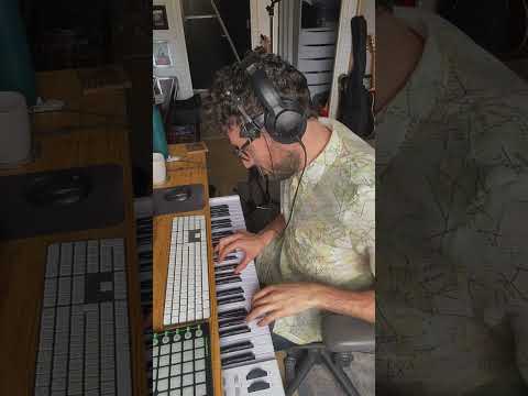 Ese final, qué bien salió! ✅ #RumVocodeando 🎤 🎹 💃🏽#Vocoder #nuncadejadellover @TIMO_MUSICA