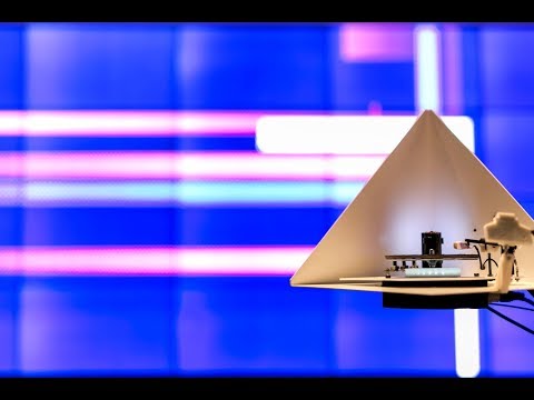 MUTEK.ES: Digi Lab by Mazda / Sonic Robots "Tripods One"