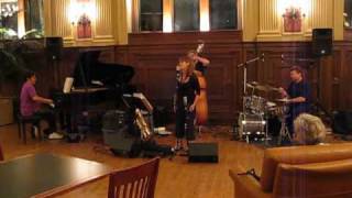 Elsie Parker & The Poor People of Paris - Charles Trénet's Que reste-t-il de nos amours? (I Wish You Love)