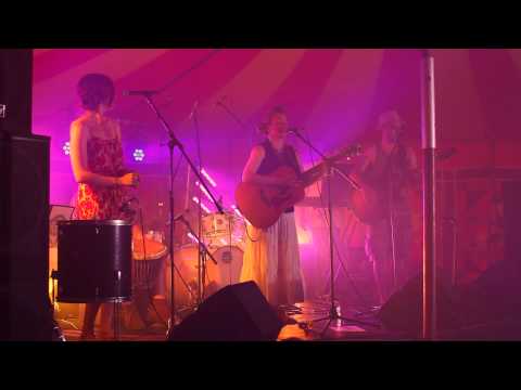 Fighting - The Idolins @ Barefoot Festival 2014.