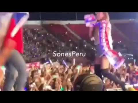 [FANCAM] SMTown In Chile - Another Yulhae Moment with Hyohyuk!