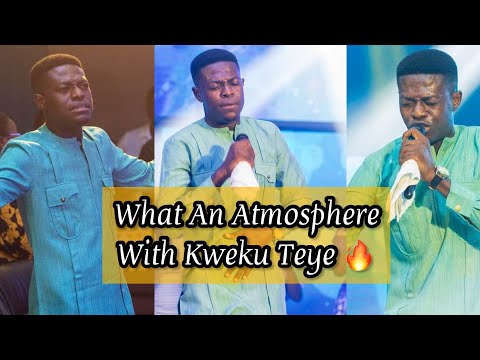 Kweku Teye got everyone on their feet for this powerful worship at RUACH 🔥