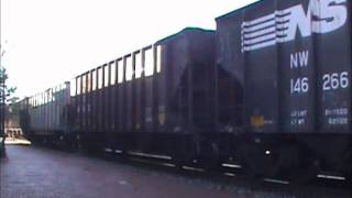 preview picture of video 'Norfolk Southern 2519,6739 coal train northbound Sunbury, Pa.10/25/11'