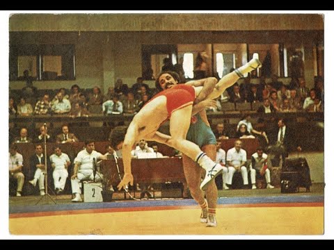 Güreşin Efsanesi Karabacak, Rakibini Hacamat Ediyor