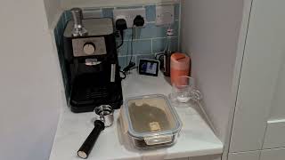 Delonghi EC260 Black Starter Coffee Machine - Quick Review & Let's Make A Coffee