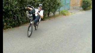 preview picture of video 'Recumbent trike - bike'