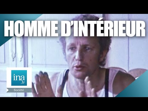 1976 : Un homme qui reste à la maison | Archive INA