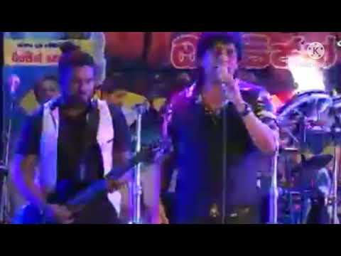 Lowama Nindana | ලොවම නිදන රාත්‍රියෙ | Namal Udugama live