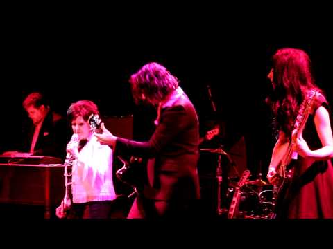 Wanda Jackson + Jack White - Shakin' All Over (Live @ the Music Hall of Williamsburgl)