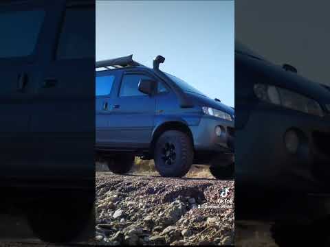 Hyundai H1 4x2 vs 4x4 #overland #flamingooffroad #flamingooffroadtv