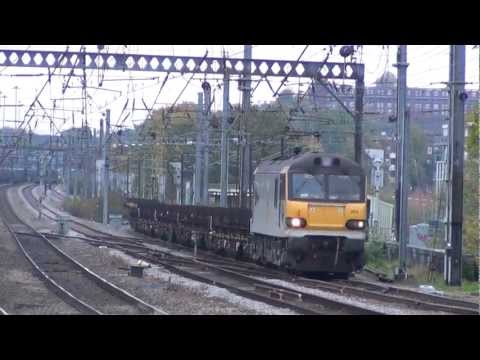 (HD) EWS Grey 92003 Beethoven Passing Alexandra Palace On 4E32 Empty Steals