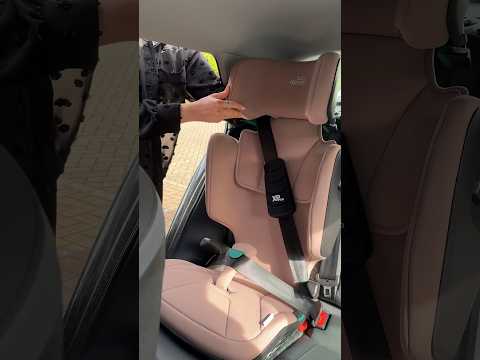 The Dusty Rose KIDFIX i-Size High Back Booster from Britax is the dream 💖 #carseatsafety