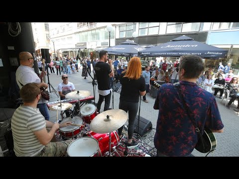 Ekipa vrhunskih muzičara podigla raspoloženje u centru grada