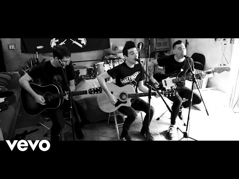 Videoclip de American Attraction (Acoustic) — Anti-Flag
