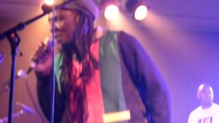 Linval Thompson - Don't Cut Off Your Dreadlocks