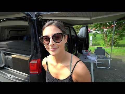 Camper Möbel komplett selbstgebaut: Andy und Maxi aus Memmingen Selbstausbau VW T6 California Beach.