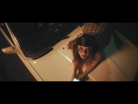 ARIA VEGA & Totoy El Frio - BILLETES EN EL AIRE (Video Oficial)
