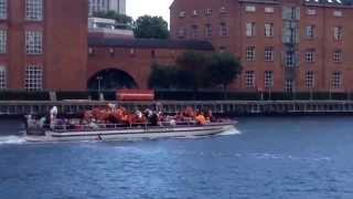 Happy boat orchestra playing I LOVE YOU BABY - Black Diamond - Christianshavn - 23 August 2014