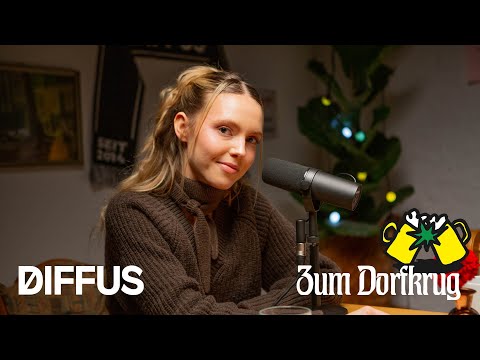 Lina Larissa Strahl – Der Star aus der Parallelklasse | Zum Dorfkrug | DIFFUS