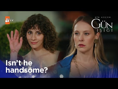 Sude is shocked to see Dila with Yılmaz - Bir Kucuk Gun Isigi | Short Scenes