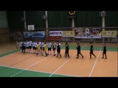 TAF Euro-Drób Toruń - K.S Auto Wicherek Oborniki (5-1) - skrót meczu (29.12.2012)