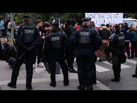 France to deploy 70,000 police officers Saturday as it prepares for more mass protests