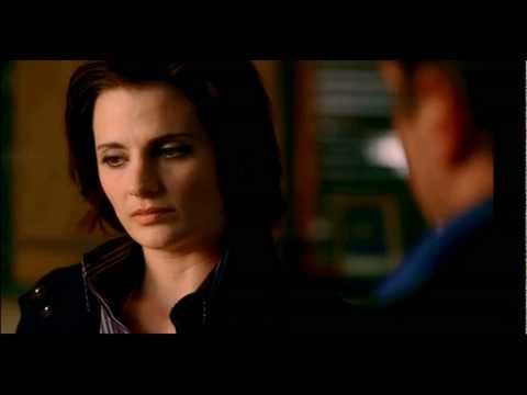 Castle 1x05 Beckett tells Castle about her mothers murder .