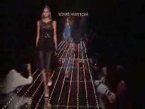 Hana Soukupova at Louis Vuitton Spring/Summer 2005