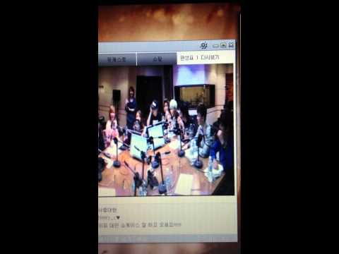 120918 Younha Starry Night - Dae Hyun's impersonation of Mrs Jeong (Brownie's owner)