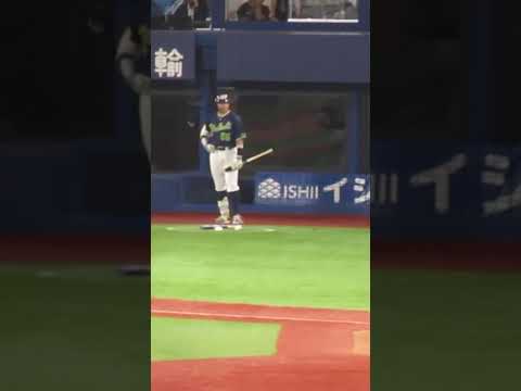 ネクストバッターズサークルで待つ村上宗隆　#東京ヤクルトスワローズ