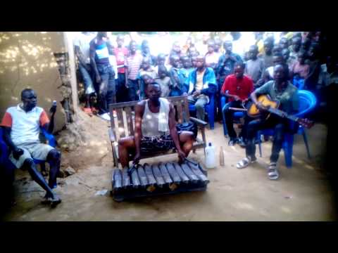 CHANTEUR DEPARIS AU DEUIL DE PAPA BERNARD OHOMI