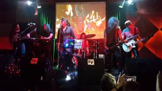 &quot;Madame X&quot; Gabriel Marian junto a Guerrero