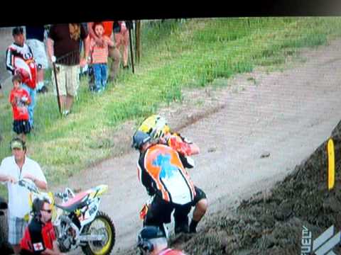 Inside The Outdoor Josh Grant crashes into Mike Alessi