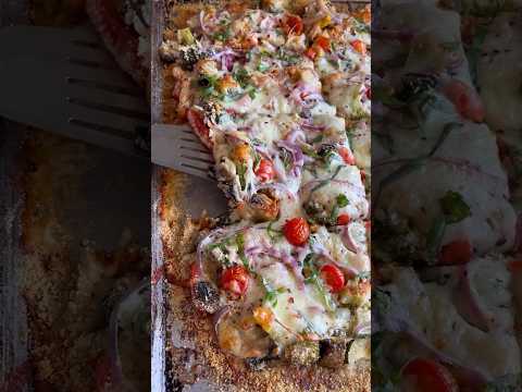 I eat this Veggie Crust Pizza to lose weight #shorts