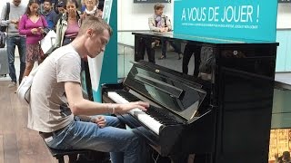 airport piano Video