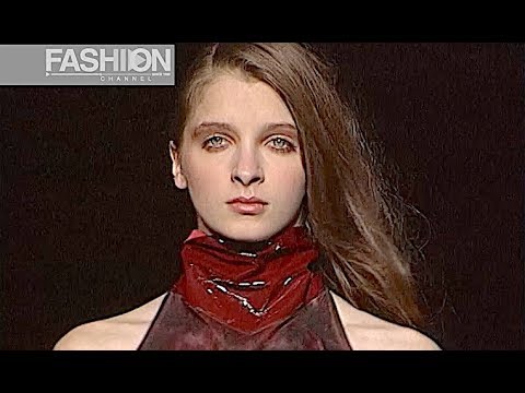 ALESSANDRO DE BENEDETTI Fall 2002 2003 Milan - Fashion Channel