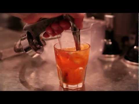 Fame un spritz - Sir Oliver Skardy & Fahrenheit 451 (official videoclip)