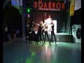 Танцы в ночном клубе 