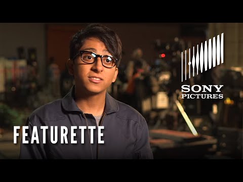 The 5th Wave (Featurette 'Meet Dumbo')