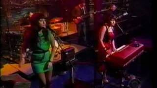 Norah Jones - Chasing Pirates (Late Show With David Letterman 11-11-09)