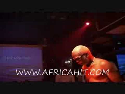 Douk Saga au Bentleys Night Club (high quality)