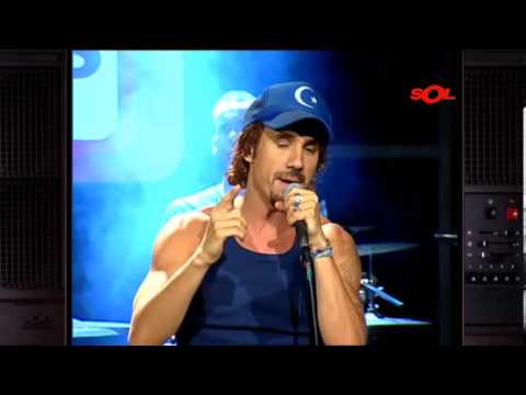 Macaco "Con la mano levantá" (A Solas 2006)