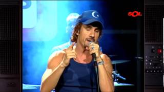 Macaco "Con la mano levantá" (A Solas 2006)